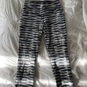 Nike 3/4 Dry Fit Leggings